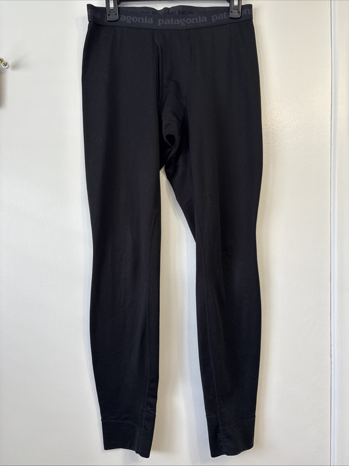 Patagonia Men’s Medium Black Thermal Base Layer for Outdoor Comfort