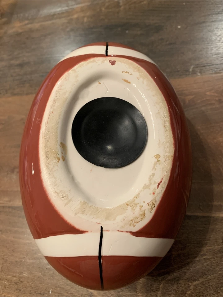 Футбольная копилка керамическая 7 дюймов x 4,5 дюйма отлично подходит для декора детской комнаты. - Изображение 4 из 4