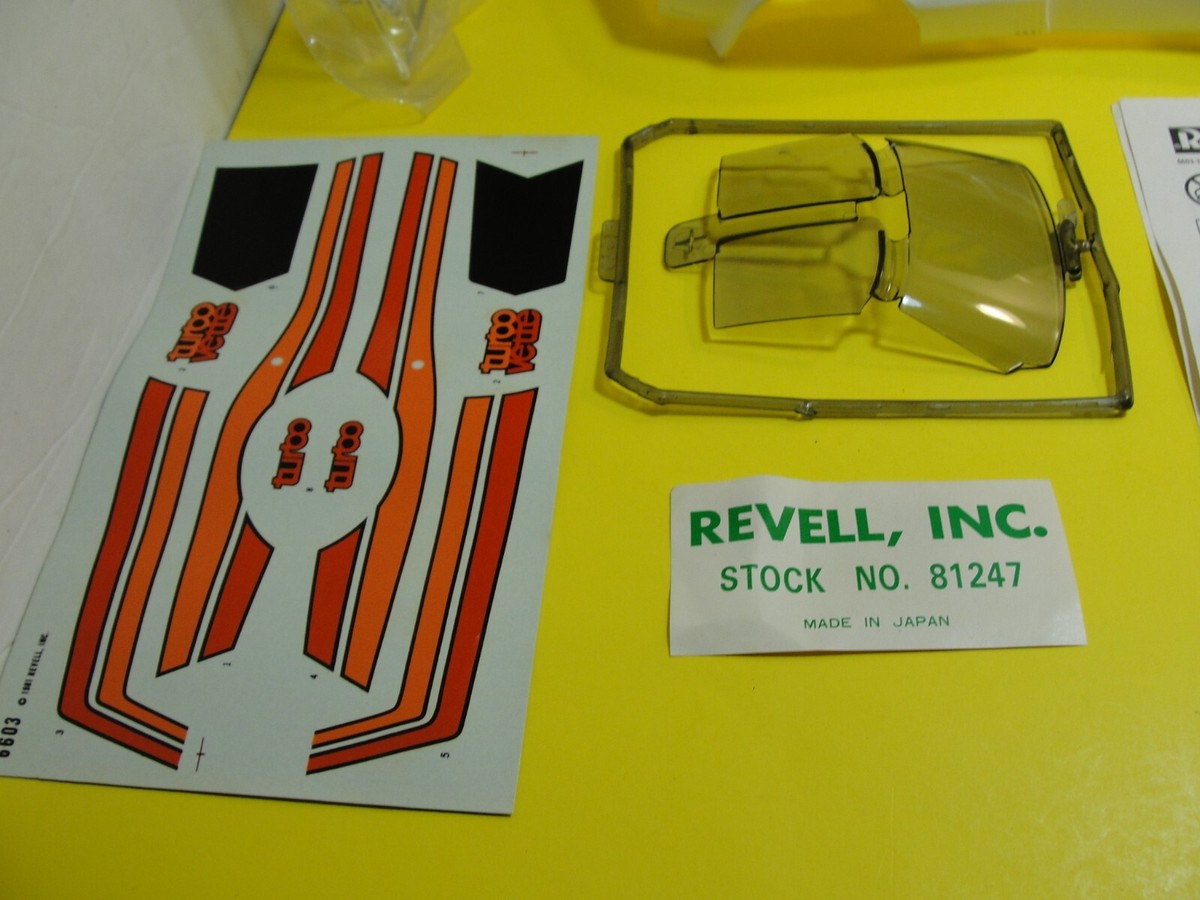Revell 1/16 Chevrolet Corvette turbo vette Snap Kit 6603 Kit Box