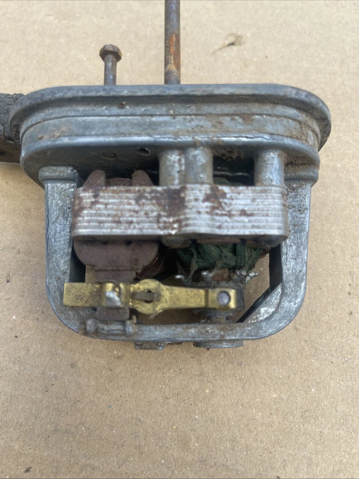 1928 1929 1930 Model A Ford Windshield Wiper Owen-Dyneto Corp. Tudor Fordor #4 - Image 2 of 4