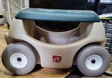 Step 2 Multi Purpose Rolling Garden Hopper Utility Seat Storage Cart Organizer