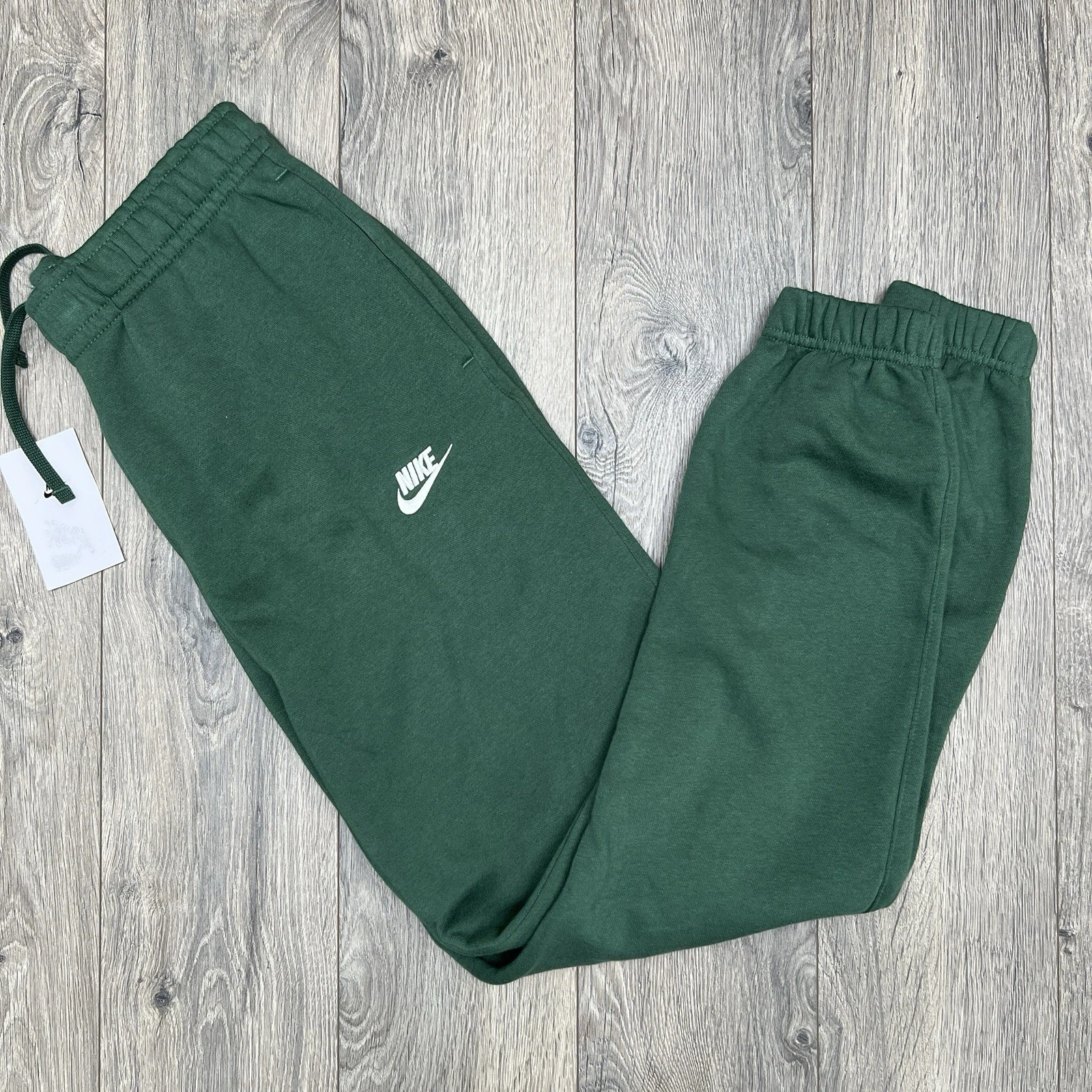 Nike Jogger Pants Size Medium Mens Green Sportswear Club Fleece Taper Leg $60
Opens in a new window