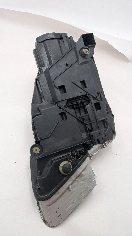 Used Right Headlight Assembly fits: 2002 Porsche BOXSTER w/o Litronic Right Grad - Image 2 of 4