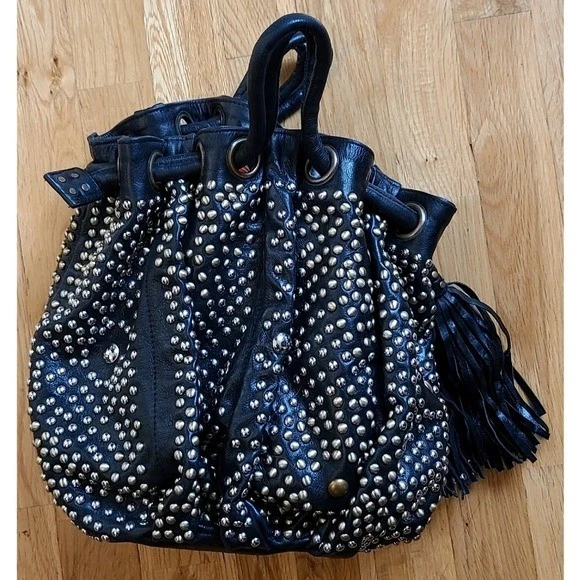 🆕️ $580 Bolso Cleobella Nevh con Cordón Negro Moto Bohemio Baddie Whimsigoth Foto 2 de 4