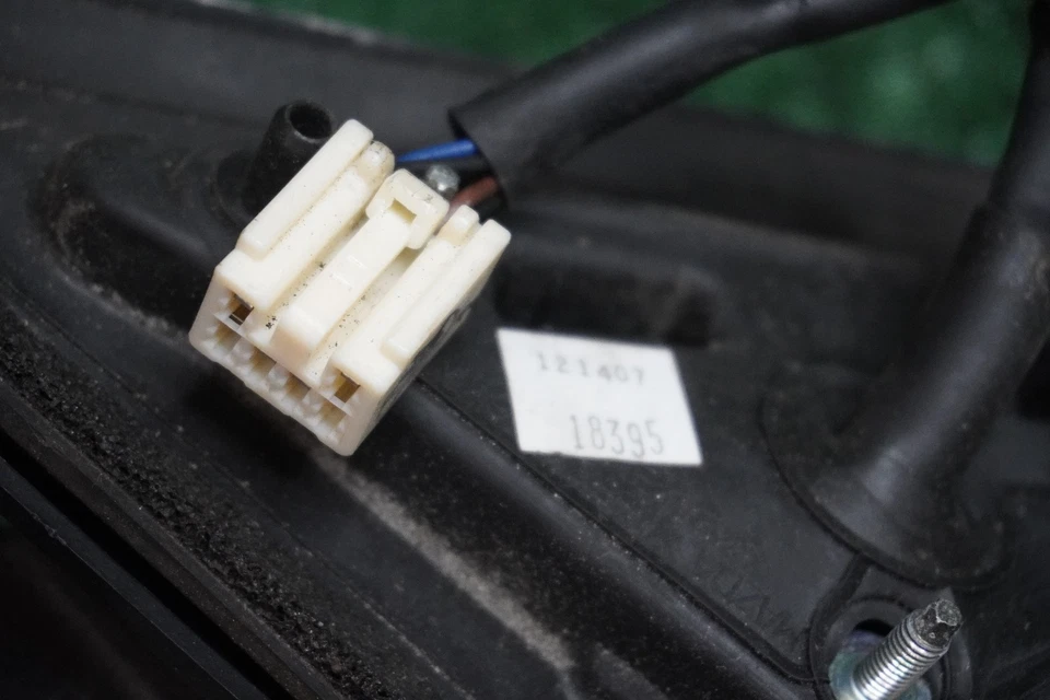 2004 2005 2006 MAZDA 6 DRIVER SIDE LEFT Door Mirror OEM MA1320139 - Image 4 of 4