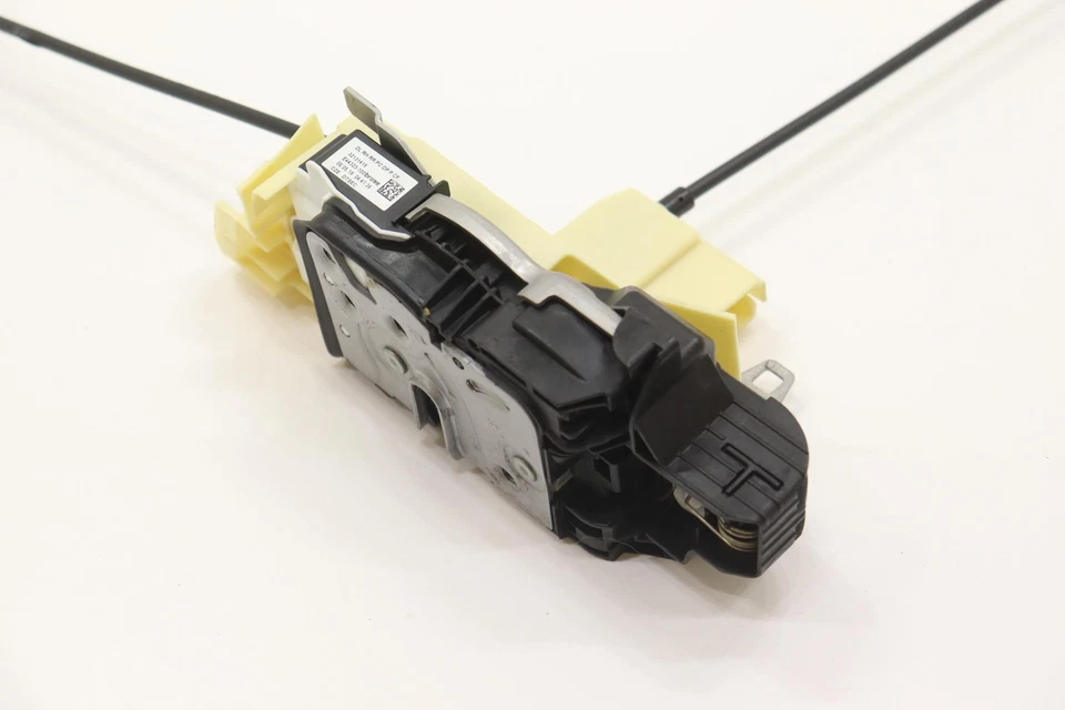 2016 - 2020 VOLVO XC90 REAR RIGHT SIDE DOOR LATCH LOCK ACTUATOR OEM 32131415 - Image 4 of 4