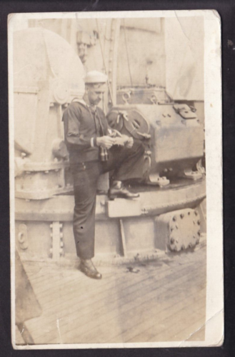 WW1 ERA - SAILOR ON WAR SHIP (RPPC) - Afbeelding 1 van 2