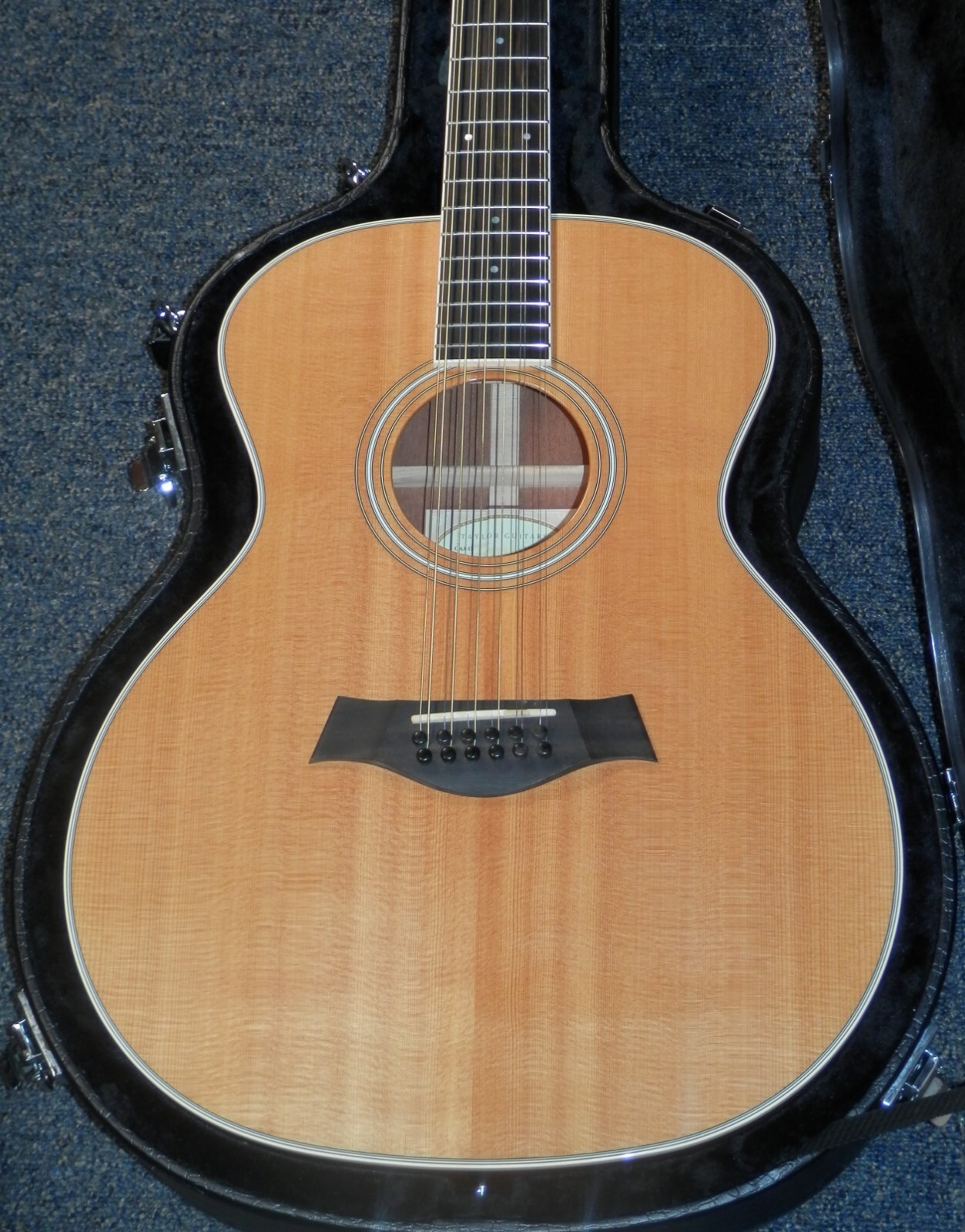 Taylor GA312 Grand Auditorium 12String Acoustic Guitar with case 2012