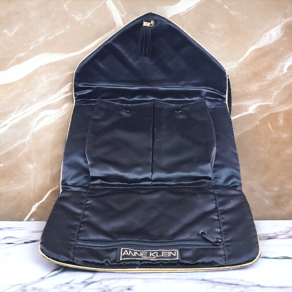 De Colección Anne Klein Bolsa de Maquillaje de Viaje Acolchada Organizador de Cosméticos Negro Dorado Borlas Foto 4 de 4