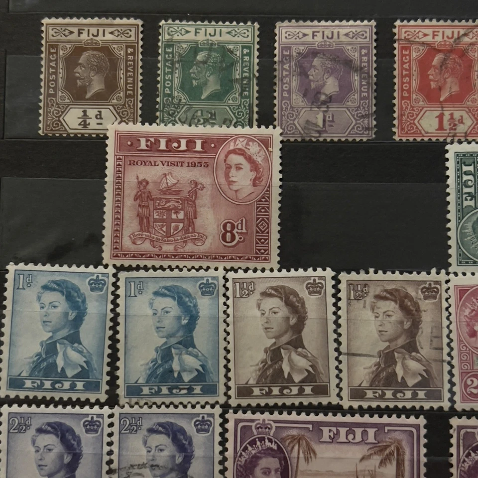 EARLY FIJI QUEEN ELIZABETH II STAMP LOT IN ALBUM PAGE MINT & USED COLLECTION - Image 2 of 4