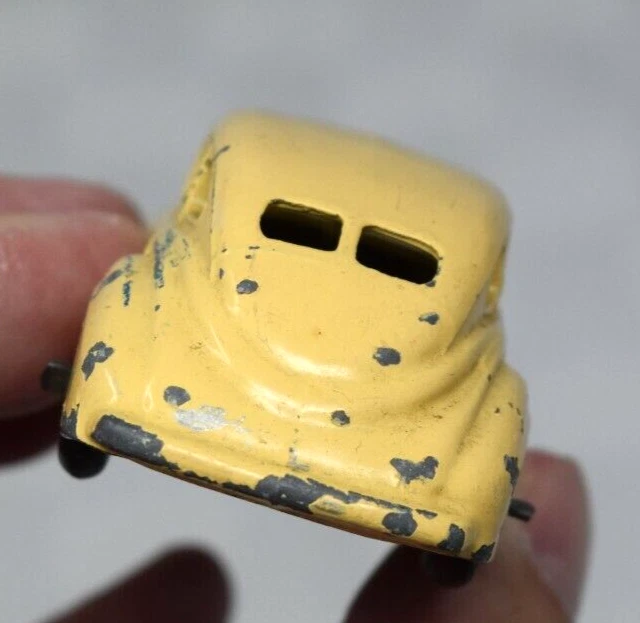 Chrysler Dinky Toys vintage, crema, bujes verdes, Meccano, Reino Unido  Foto 3 de 4