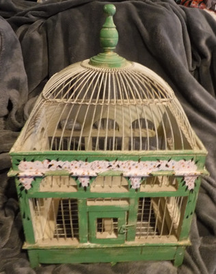 BIRD CAGE DECORATIVE WOOD/METAL Green Victorian Style Domed Wood & Wire Hanging