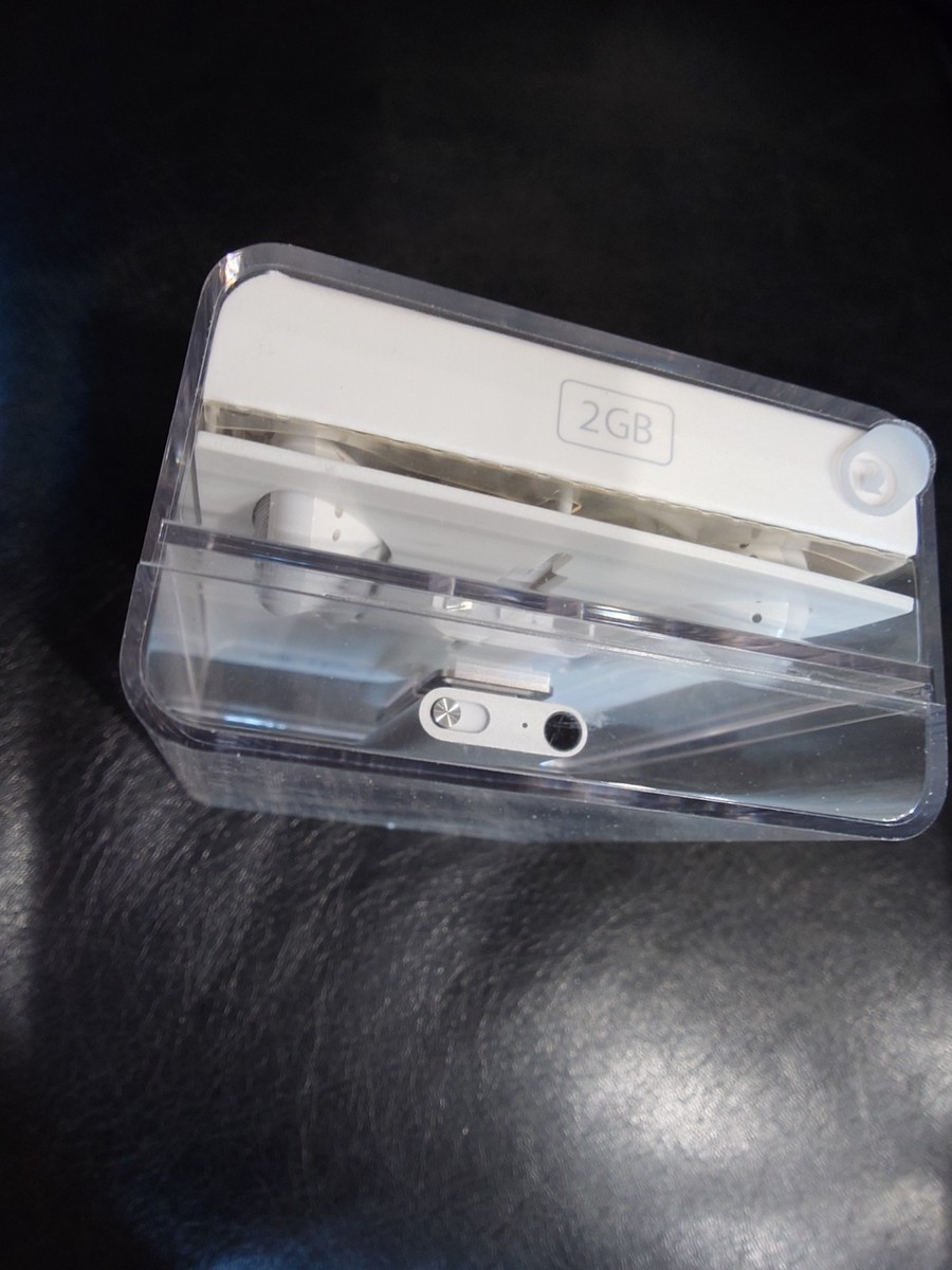 GENUINE Apple iPod shuffle 3rd Generation 2GB Silver BRAND NEW
