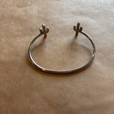 New Cactus Braclet Simple and Clean Design