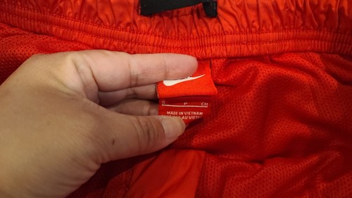 Rari pantaloni da calcio Nike Windrunner nylon Trackies rosso lucido Scally Small - Foto 8 di 11