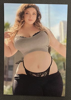 Photo Hot Sexy Beautiful Buxom BBW Woman Low Top Showing Cleavage 4x6  Picture
