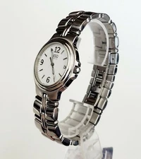 Unisex Watch  ESQ SWISS E3698. Midsize 