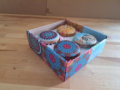 Scented Soy Candles, Enjoy Your Life 4 Soy Aromatherapy Candles in tins Gift Box - Picture 4 of 18