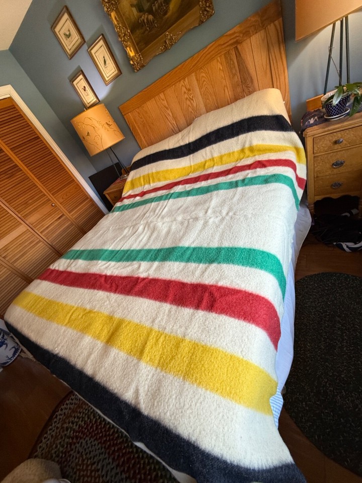 Hudson Bay Design Blanket, Rare 4 Point 100 Wool with Stripes No label