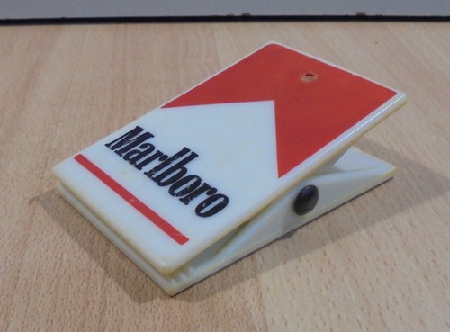 MARLBORO CIGARETTES ADVERTISIGN VTG PLASTIC PAPER HOLDER - Picture 2 of 19