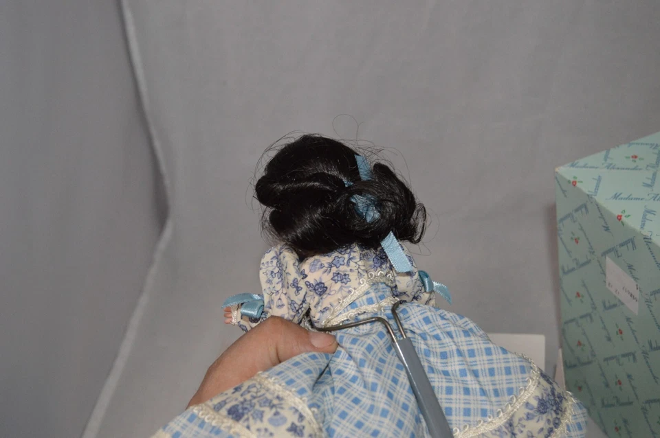 Muñeca Madame Alexander Beth 28160 8" con caja, accesorios, colección Little Women Foto 3 de 3