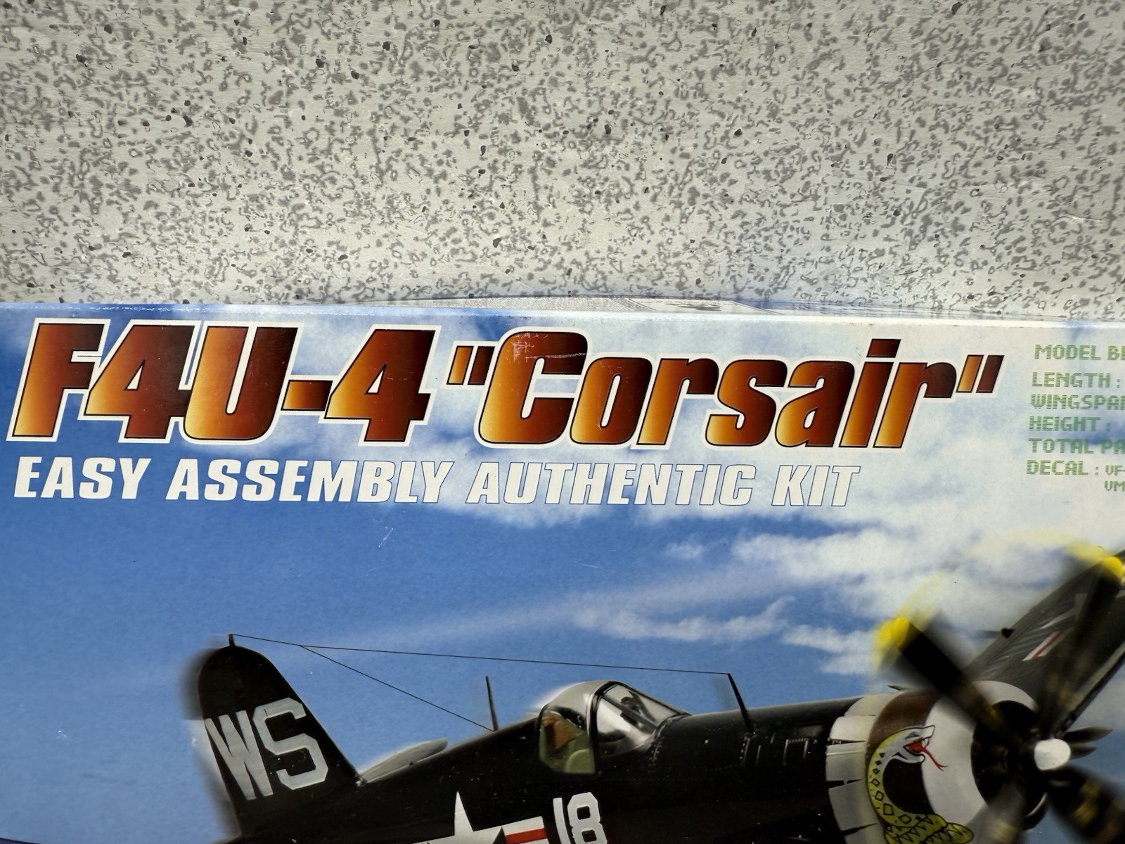 HobbyBoss F4U-4 "Corsair" WWII Fighter 1/72 Scale Model Plane Kit 80218
