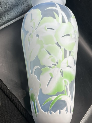 Marialyce Hawke Iris Cameo Zellique Studio 1982 9” Signed Vase - Picture 10 of 17
