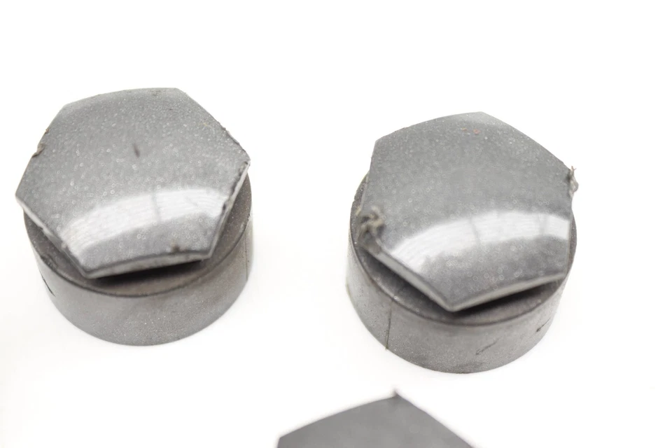 AUDI A4 QUATTRO 2017-2024 - TUERCA / JUEGO DE TAPAS / TUERCA DE TUERCA 4M0601173D Foto 2 de 4