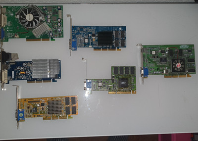 Konvolut 6 Vintage Grafikkarten AGP NVIDIA GeForce 4 MX 6800 ATI Radeon 9600 für