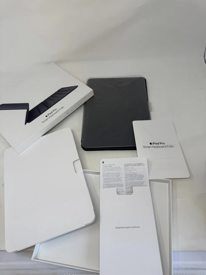 Apple iPad Pro Smart Keyboard Folio for 11-inch iPad Pro - Image 4 of 4