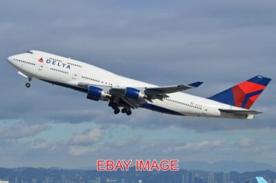 FOTO FLUGZEUG BOEING 747-451 'N663US' DELTA C/N 23818 L/N 715. BAUT 1988. SE