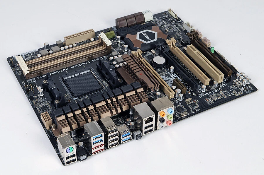 Asus sabertooth 990fx r2. Asus sabertooth 990fx r2. Материнская плата sabertooth 990fx r 2. Asus sabertooth 990. Асус 990fx r2.