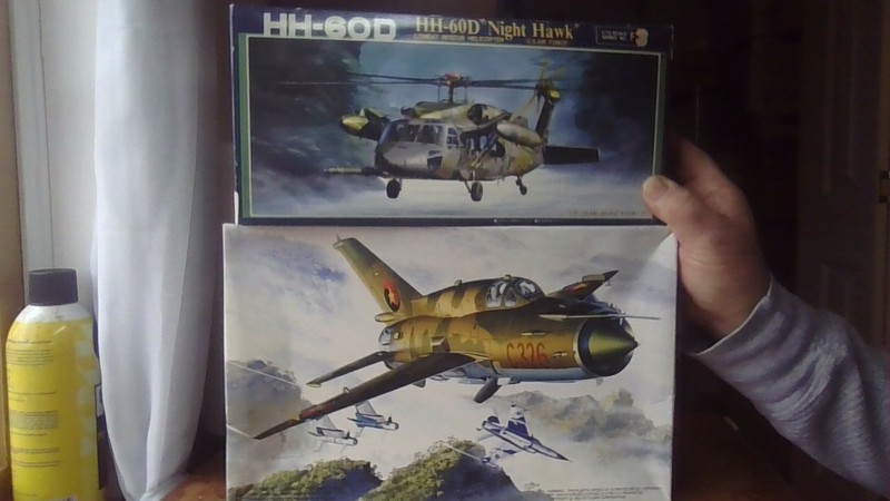 Fujimi MiG-21MF African MiG No. 35106  1/72 and hh-60d chopper #25003 both new