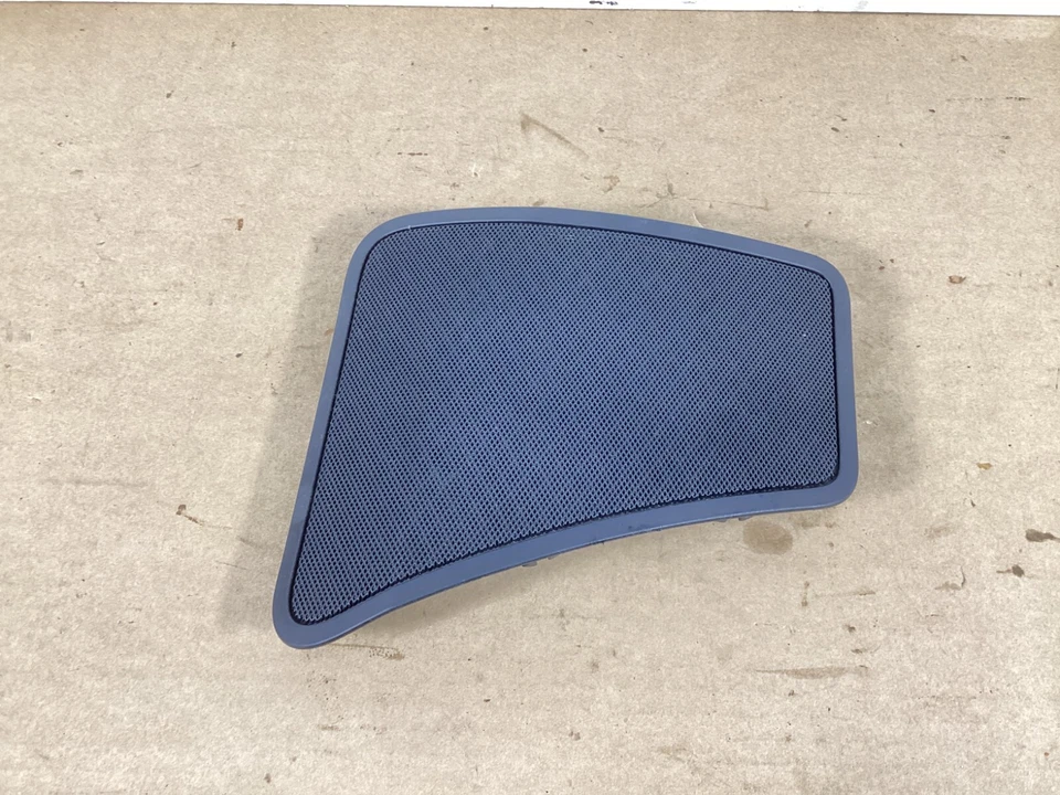 BMW 528I XDRIVE 2008-2016 cubierta trasera izquierda estante altavoz rejilla moldura cubierta OEM. Foto 3 de 4