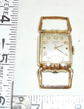 ELGIN DELUXE 17 JEWEL GOLD FILLED FANCY LUG WRISTWATCH 1930s 