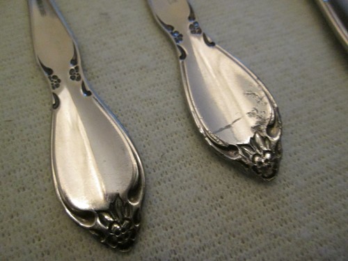 Oneida Community "Chatelaine" Soups Spoons (4) & Salad Forks (2) - Stainless - Imagen 7 de 11