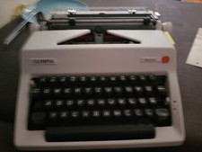 Olympia Monica Schreibmaschine Mit Kofer