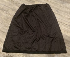 VTG 90  s Women  s Black Elastic Waist Laced Hem Nylon USA Made Nylon Half Slip M
