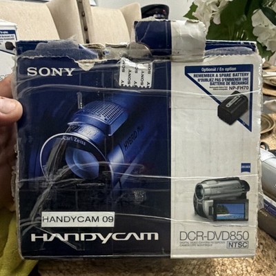 Sony Handycam DCR-DVD850 60x Optical Zoom Carl Zeiss LCD DVD Memory Stick