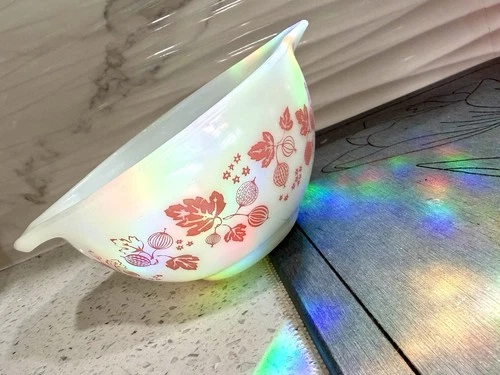 PYREX Vintage Gooseberry White Pink Cinderella Nesting Mixing Bowl 1.5 Pint MCM