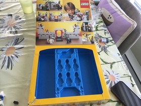 Vintage LEGO Set 6073 Knight's Castle 99.9% Complete w/ Box & Instructions