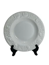 Over and Back Pasta Bowls 10” White Embossed Rim Tomato Basil Lot Set Of 4