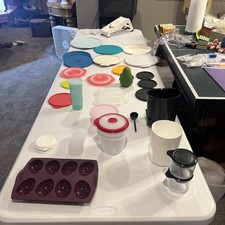 Dealer Lot: 42 Pieces Of Assorted Tupperware ...