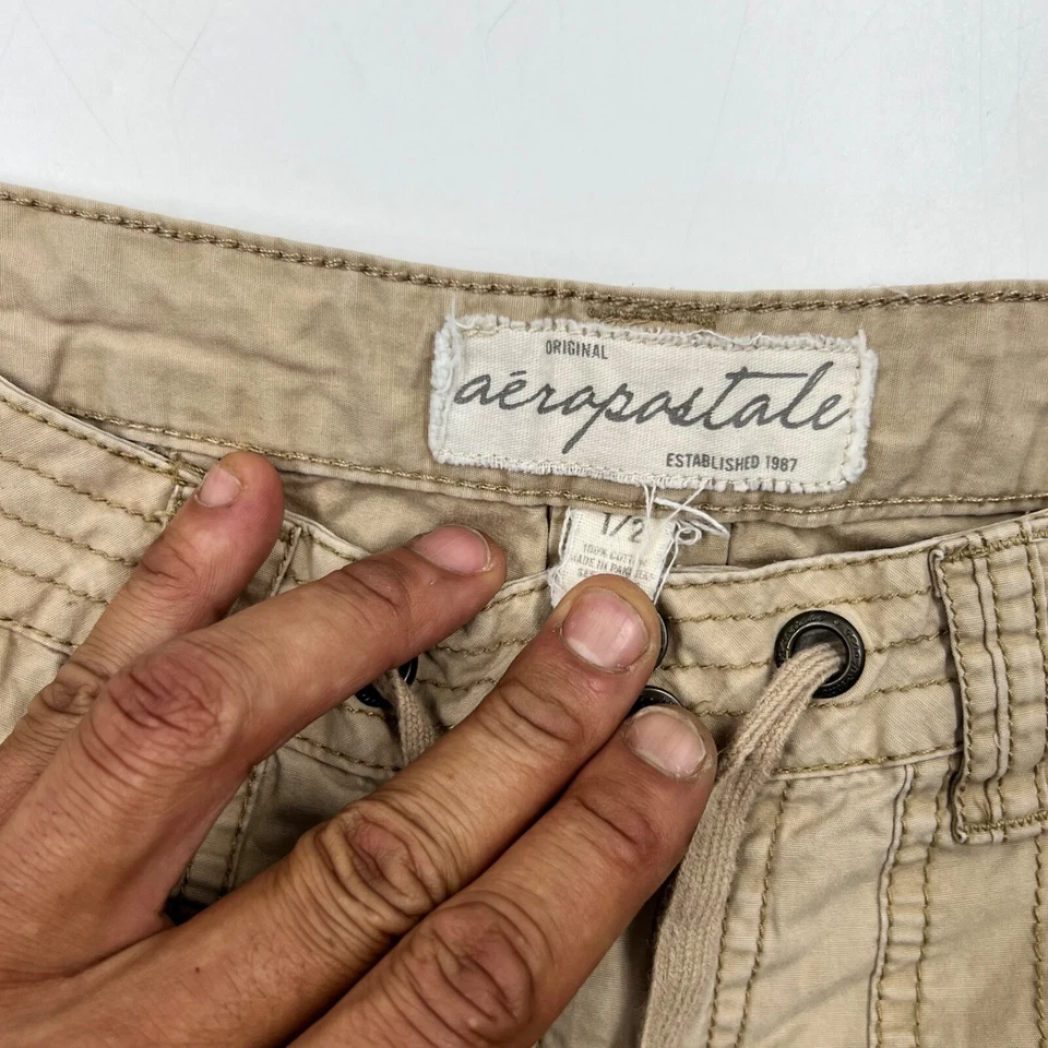 Shorts Capri Feminino Aeropostale Tamanho 1/2 Bege Tan Cáqui Algodão Botão Elástico - Imagem 4 de 4