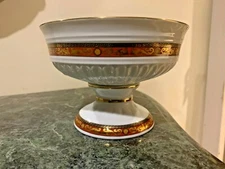  A Beautiful JUNO Fine Porcelain By Casa Elite, Compote Vase