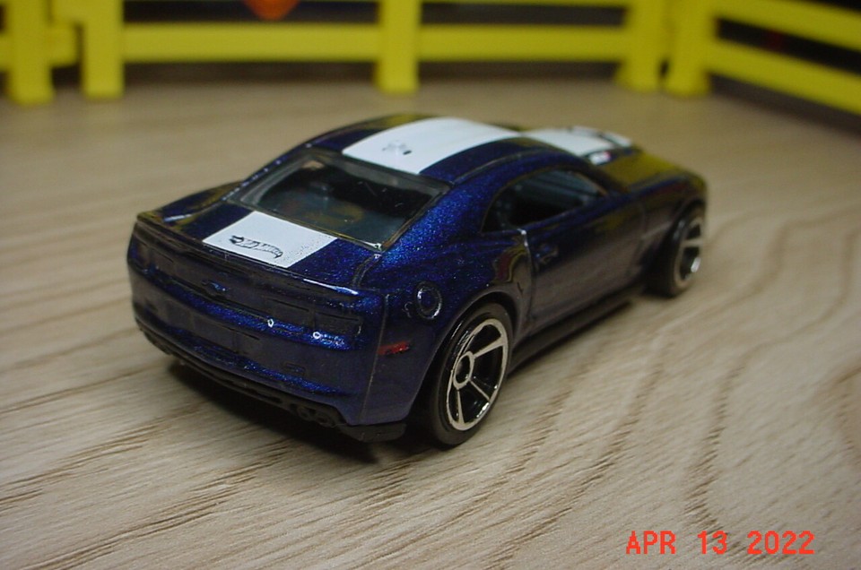 Hot Wheels 2012 Camaro ZL1 Blue Met 1/64 c32j2 | eBay