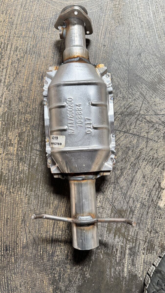 Walker Catalytic Converter Exhaust CalCat Carb Ultra 600200 Walker Catalytic Converter Exhaust CalCat Carb Ultra 600200