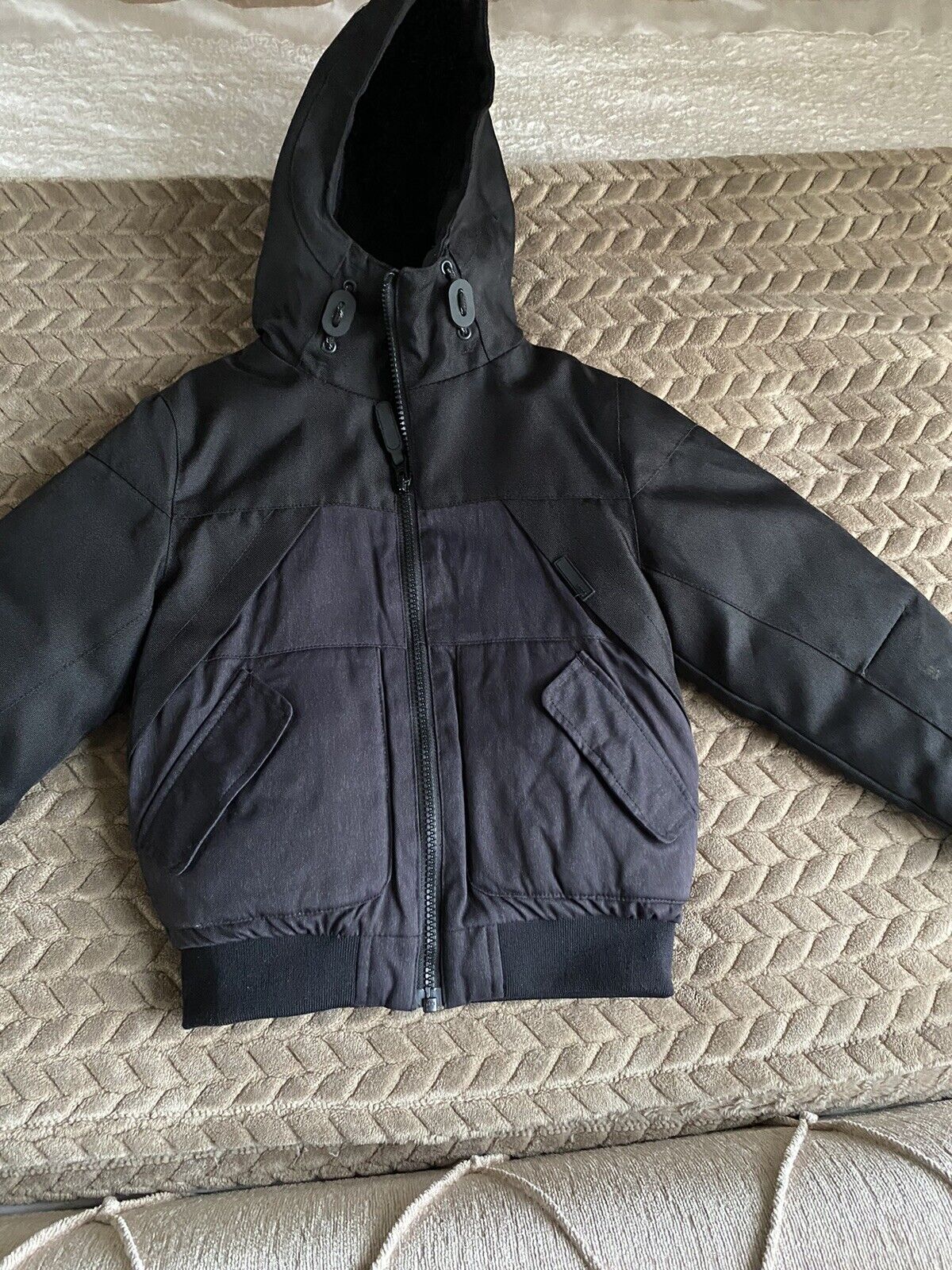 Picture 1 of 6