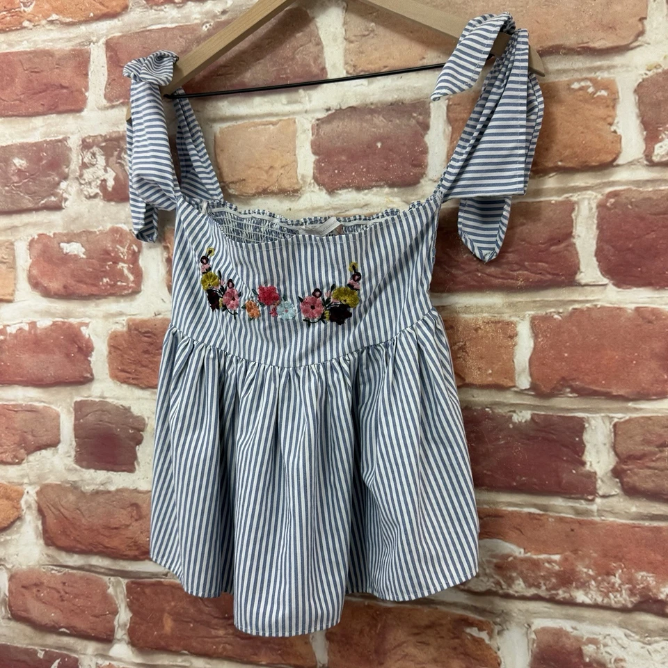 Camisa informal floral a rayas multicolor azul pequeño Zara crop top para mujer Foto 3 de 4