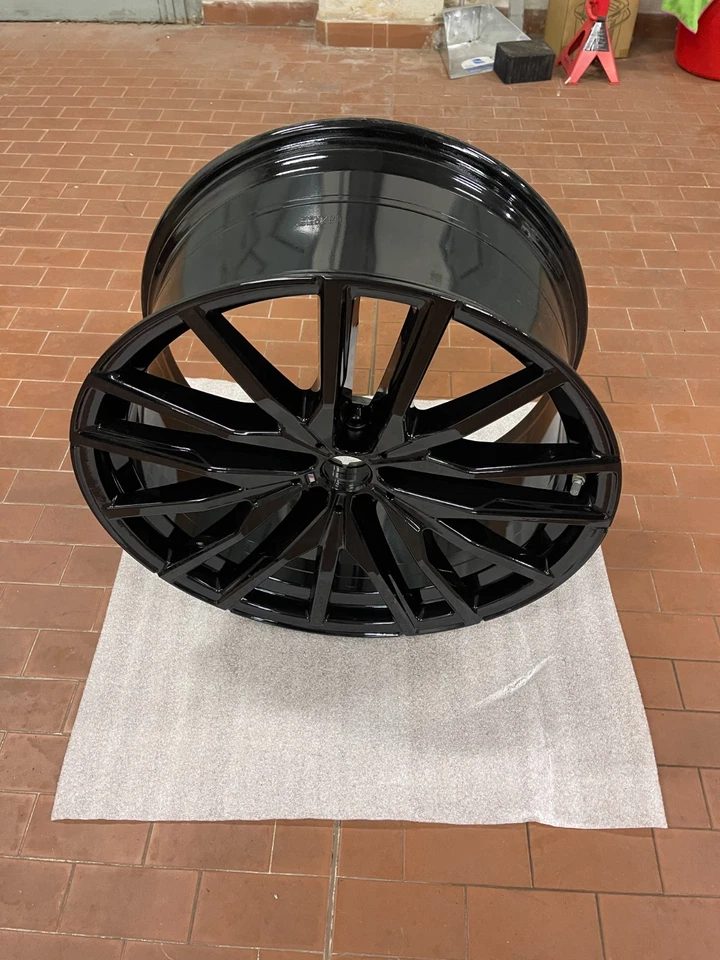 Cerchio BMW X5 X6 G05 G06 742M 8090014 10,5J x 22" ET43 con TPMS - Imagen 2 de 4